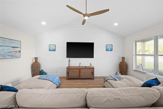 Building Photo - 738 95th Ave N