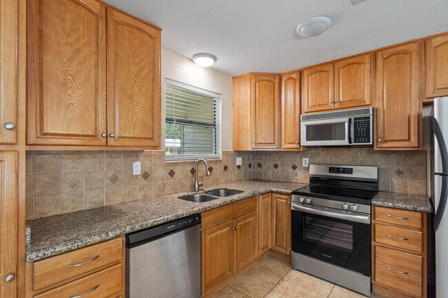 Photo - 137 Deville Dr