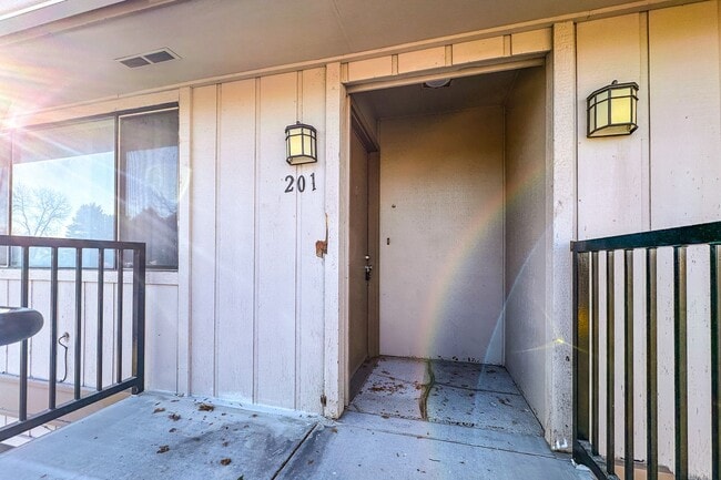 Photo - Avalon Court Apartments