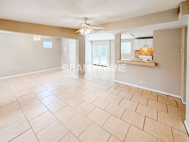 Photo - 2518 Congaree Dr W