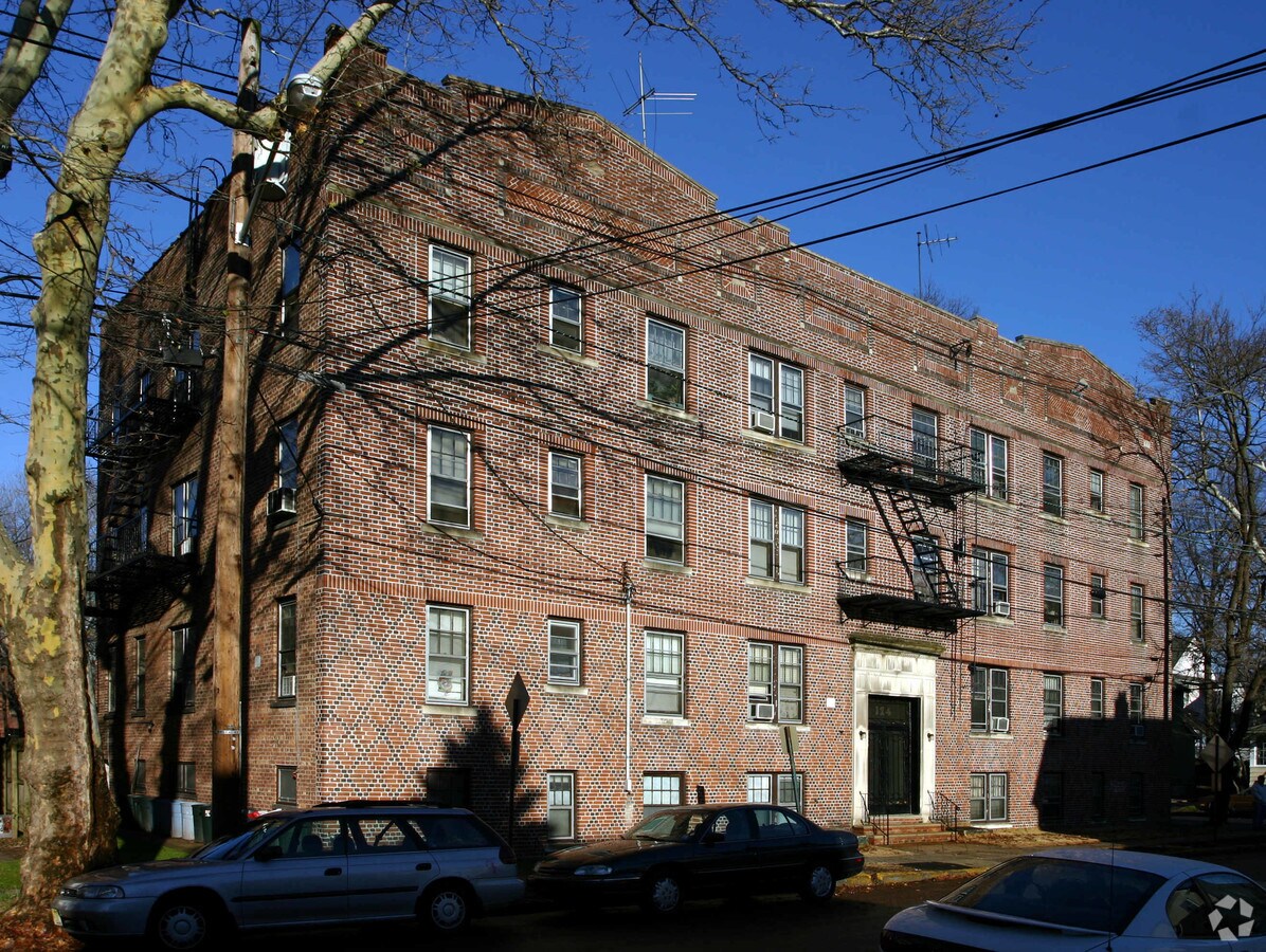 Photo - 124 Morse Ave Apartments