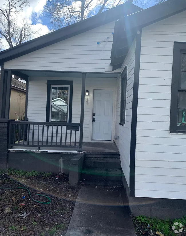 Building Photo - 2-Bedroom Home in Savannah