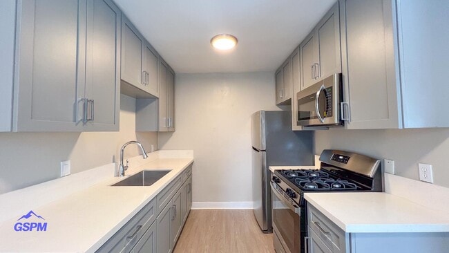 Photo - 424 Emerald Ave