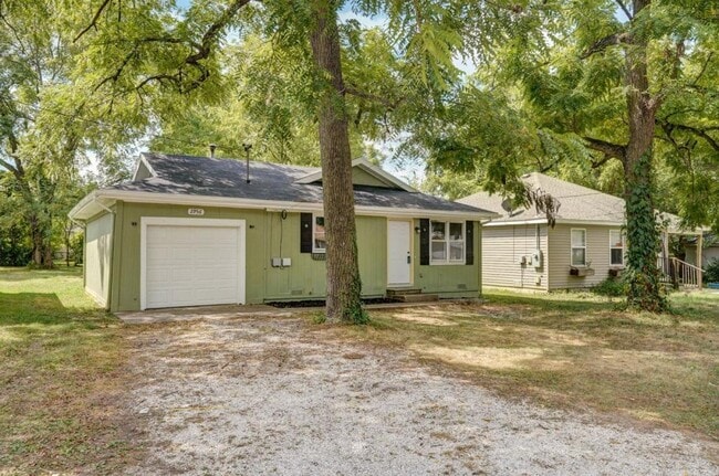 Photo - 2956 W Lynn St