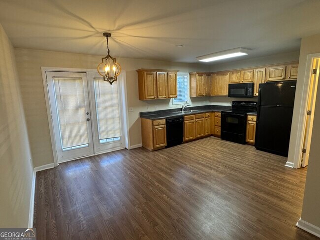 Photo - 710 Summer Pl NW