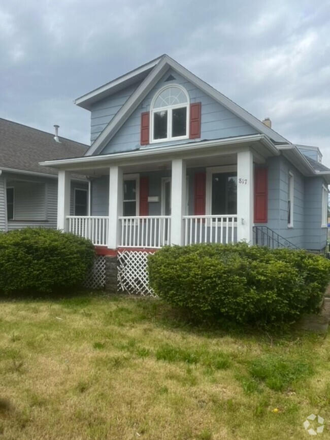 Building Photo - Newly Renovated 3 bedroom 2 bathroom home