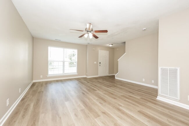 Photo - 8197 Ramstone Way