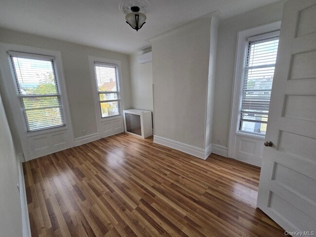 Photo - 85 Chester Pl