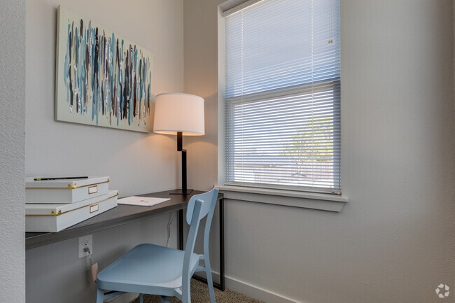 1BR, 1BA - 680SF
