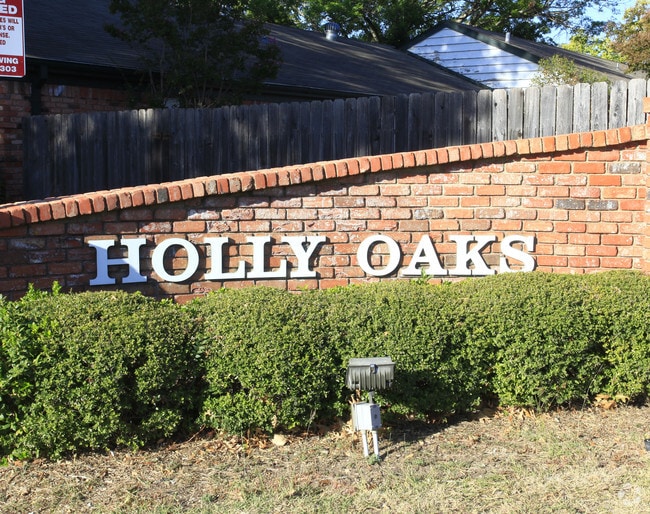 Holly Oaks Apartments