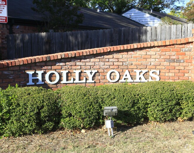 Holly Oaks Apartments - Holly Oaks