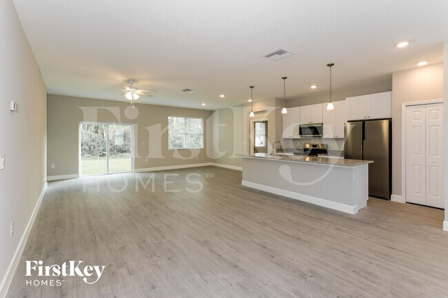 Photo - 486 Harrisburg St SW