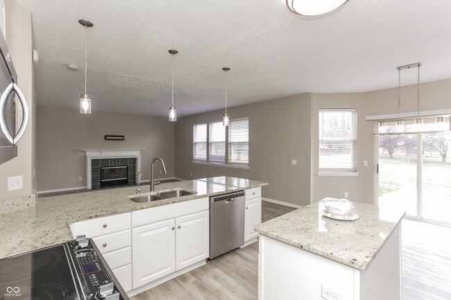 Photo - 344 W Columbine Ln