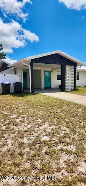 Photo - 985 Alford St