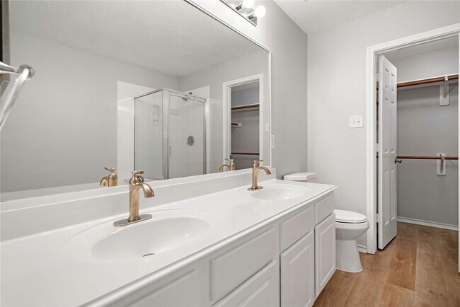 38 N Walden Elms Cir