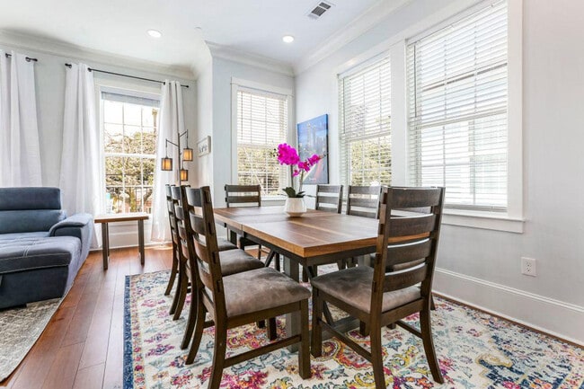 Photo - 1216 Carondelet St Unidad ID1269941P