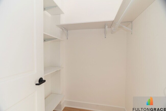 Photo - 4437 N Broadway Unit 2F