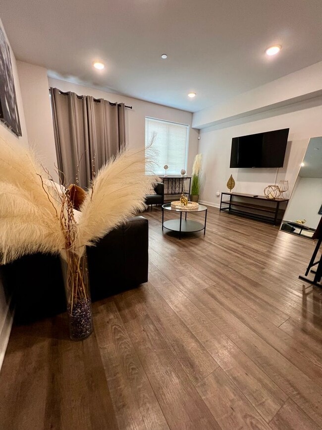 Photo - Luxurious 3-Bedroom Apartment in Powelton ... Unidad A