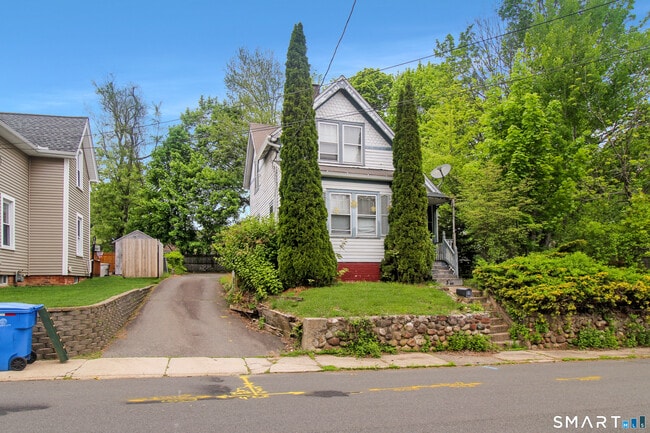 Building Photo - 32 Ingraham Pl