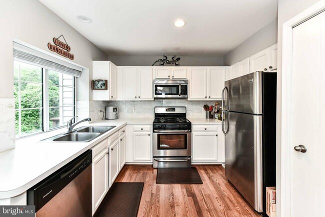 Building Photo - 1776 Rochelle Ct