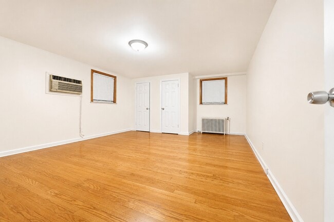 Photo - 343 Tremont Ave Unit # 1