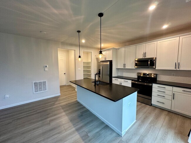 Photo - 3 Bedroom, 2.5 Bath, Single Family Homes