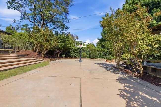 Photo - 950 Hampton Rd