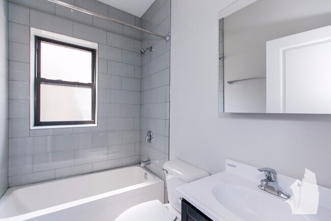 Photo - 5150 N Leavitt St