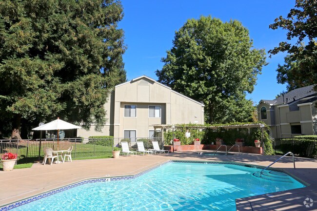 Photo - Lakeview Garden Apartments