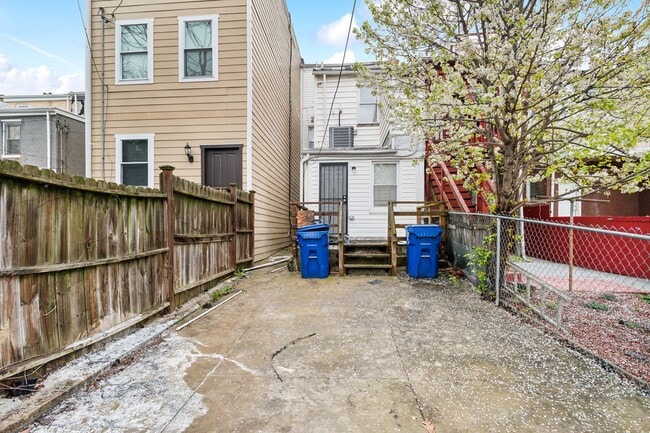 Photo - Freshly Updated Baltimore Rowhome