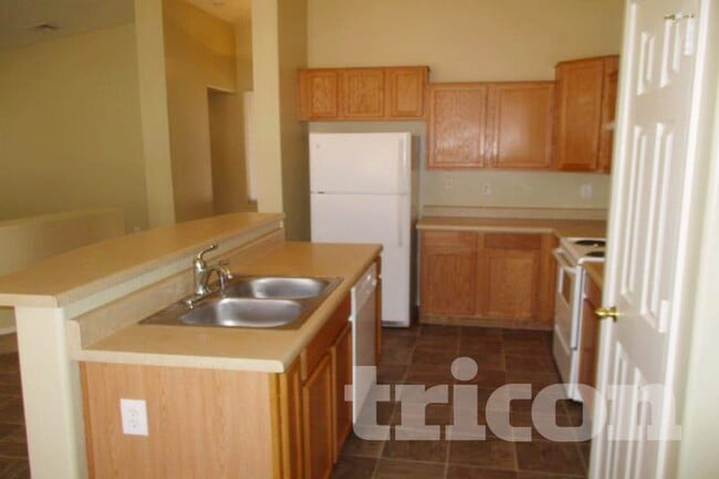 Photo - 7428 W Pioneer St
