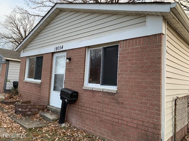 3 br, 1 bath House - 19054 E 13 Mile Rd - 3 br, 1 bath House - 19054 E 13 Mile Rd