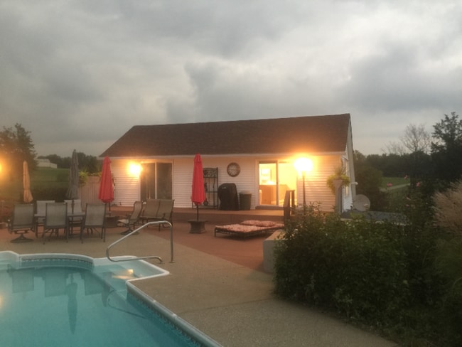 Building Photo - 2722 Taylorsville Rd