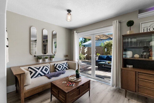 Photo - 1605 Treemont Ave