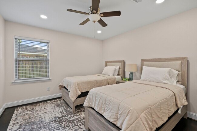 Photo - 2402 Chimney Rock Rd
