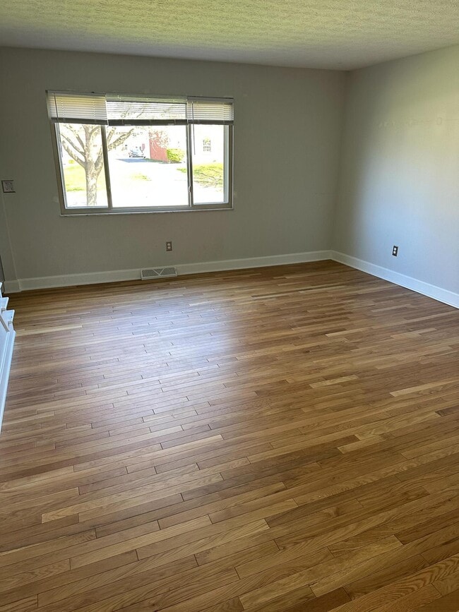 Photo - 4865 Dierker Rd