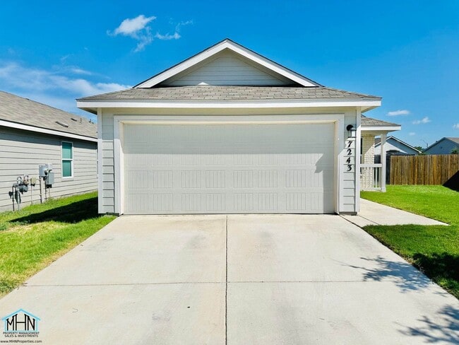 Building Photo - A Stunning 3-Bed 2-Bath Single Story - Nea... Rental
