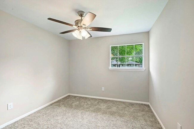 Photo - 5815 Effingham Dr