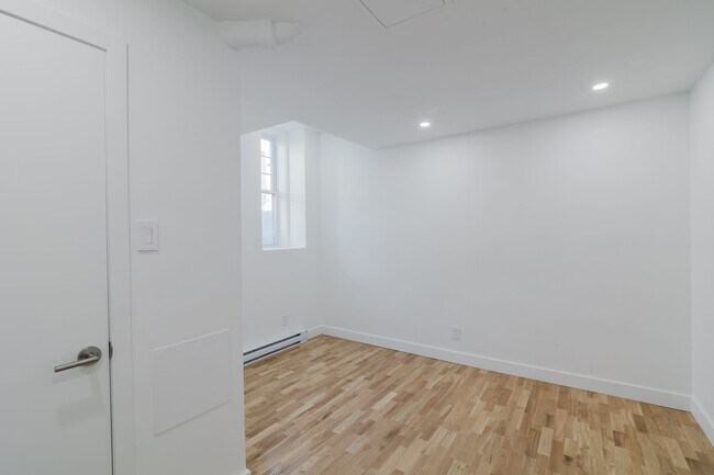 Photo - 2100 Rue du Fort Unité 2