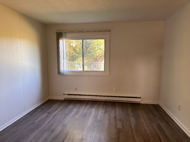 10 Belchertown Rd Unit 4