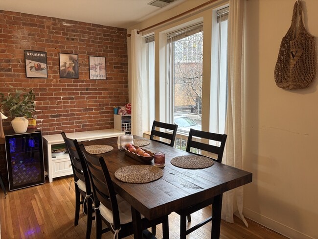 Photo - 87 Gainsborough St Unidad 103