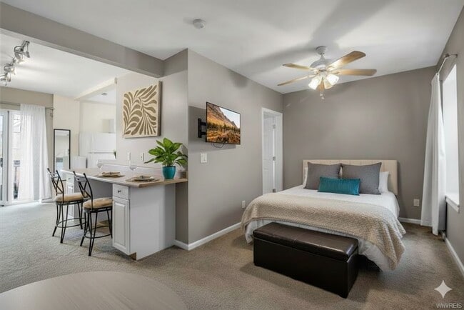 Photo - 125 Whitney Pl