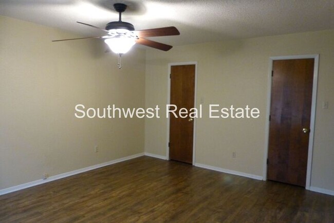 Photo - Spacious 3 bedroom 2 bath home.