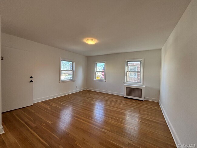 Photo - 14 Chamberlain Ave