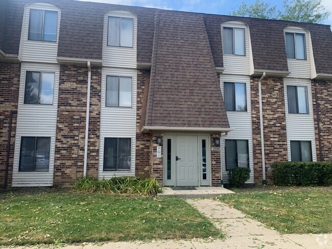 Building Photo - 209 W Ct of Shorewood Unit 3A Rental