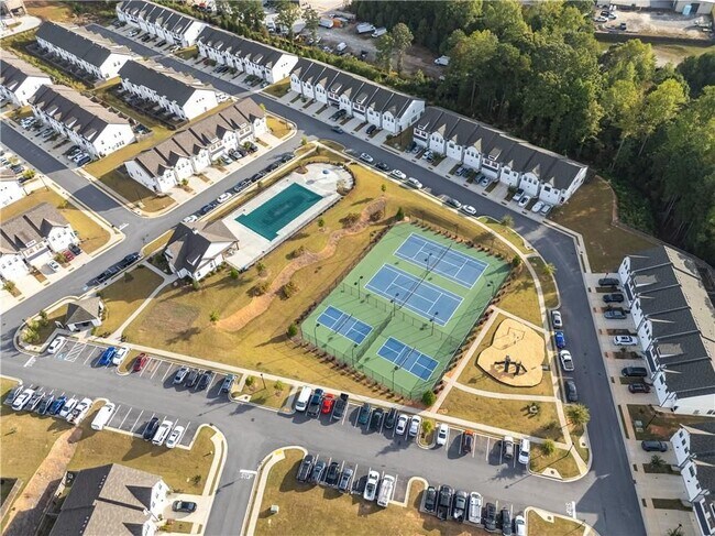 Photo - 124 Auburn Wds Dr