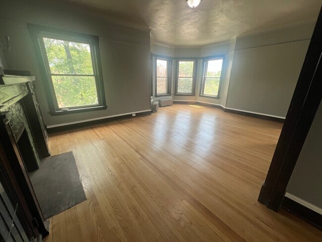 Photo - 4958 S Michigan Ave