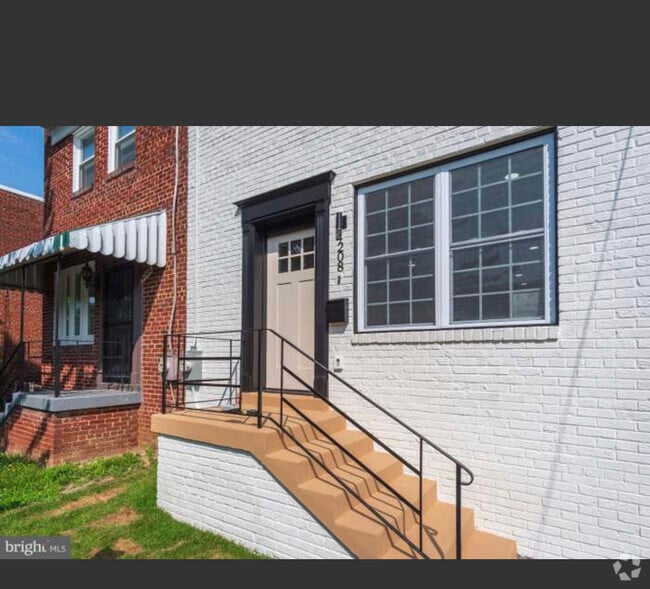 Building Photo - 4208 Fort DuPont Ter SE Rental