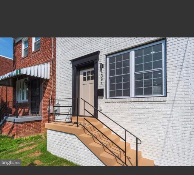 Building Photo - 4208 Fort DuPont Ter SE Rental
