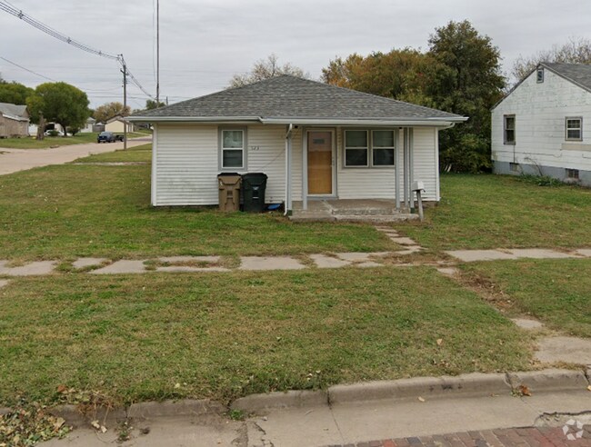 Building Photo - 3 Bedroom, 1 Bathroom House with Carport